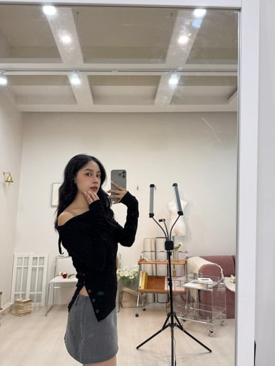 下擺斜開釦一字領上衣4