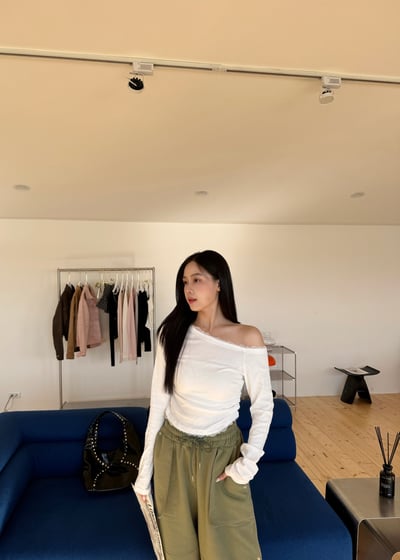 珍妮薇蕾絲斜肩上衣4