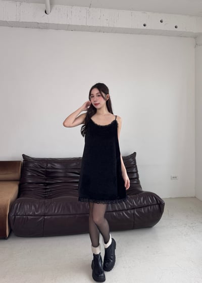 A16 洛兒米的蕾絲棉絨洋裝1