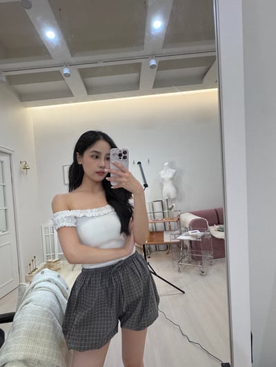 奧拉的荷葉圈邊小背心4