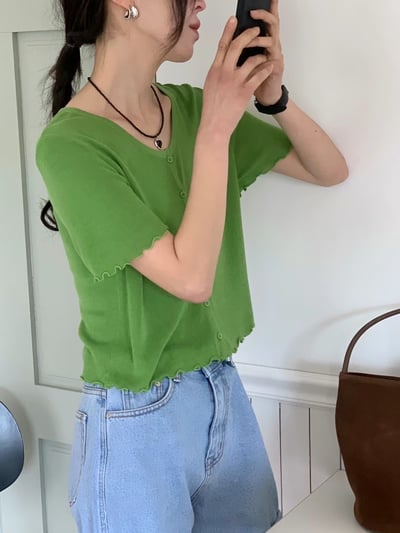 C14 天絲木耳邊排扣上衣1
