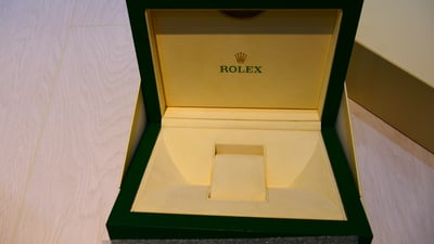 (美好時光）ROLEX 勞力士最新款6碼型號用L號 大型原廠錶盒（含外紙盒）3