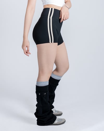 🏁 雙線短版運動褲｜膠片黑2