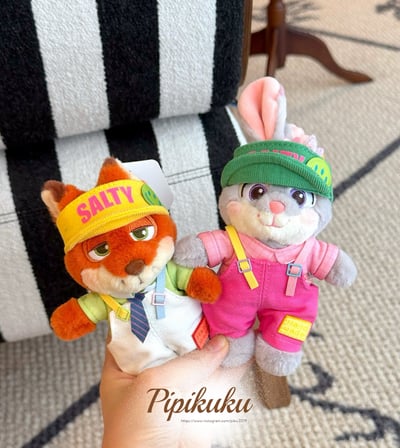 𝐙𝐨𝐨𝐭𝐨𝐩𝐢𝐚海外限定《瘋狂動物城吊帶褲cp掛件》1