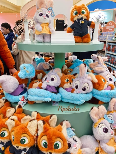 𝐙𝐨𝐨𝐭𝐨𝐩𝐢𝐚海外快閃店《限定款⋆⑅˚禮服站姿玩偶》2