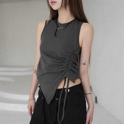 ROBENI 不對稱褶皺背心2