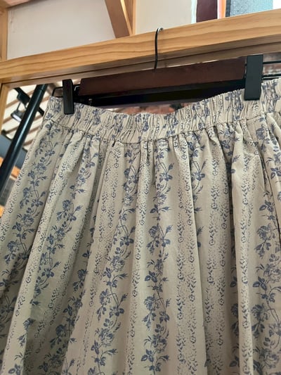 ✿全新選物✿ {A059} 溫柔小花褲（咖/藍/黑）5