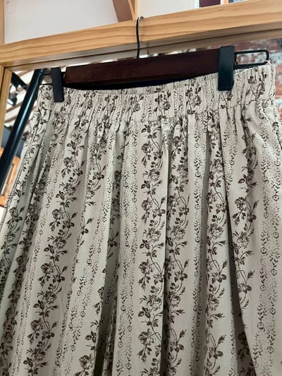 ✿全新選物✿ {A059} 溫柔小花褲（咖/藍/黑）3