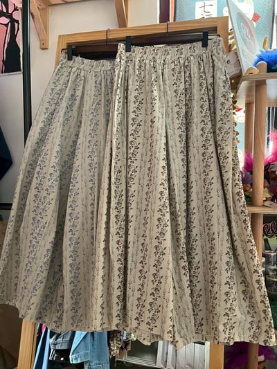 ✿全新選物✿ {A059} 溫柔小花褲（咖/藍/黑）1