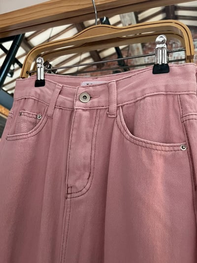 ✿全新選物✿ {A060} 粉色牛仔裙2