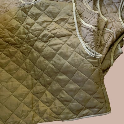 ✿眨眼有電✿ {K0096}  瑕疵特價 liner改製短版綁帶鋪棉背心3