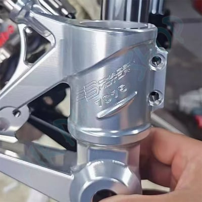 trident660前避震下座 trident660輻射卡鉗下座2