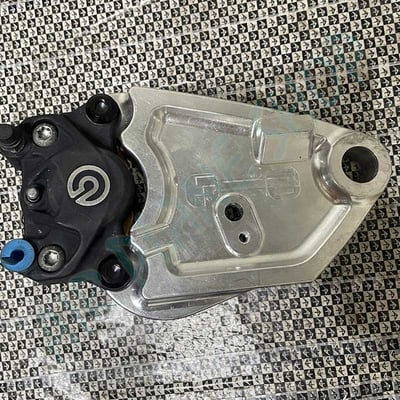 凱旋bobber後卡鉗大螃蟹 bobber後煞車 bobber卡鉗 brembo6