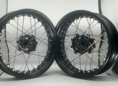 凱旋無內胎鋼絲框 凱旋鍛造框 凱旋200胎 bobber無內胎框 T120無內胎框12