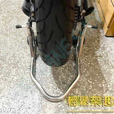 凱旋Bobber駐車架 Bobber起車架 Bobber保養   Bobber洗鍊條 #bobber停車架3