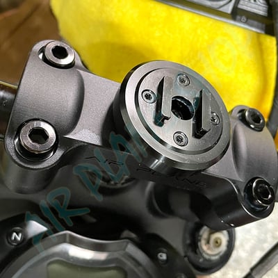 凱旋bobber手機支架 bobber冠座手機支架 triumph bobber手機2