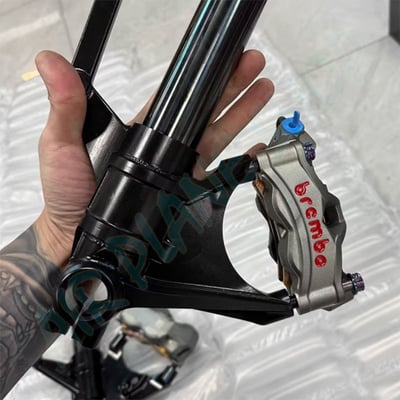 trident660前避震下座 trident660輻射卡鉗下座6