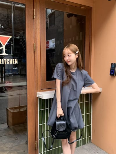 T05 典雅細緻緞面洋裝10