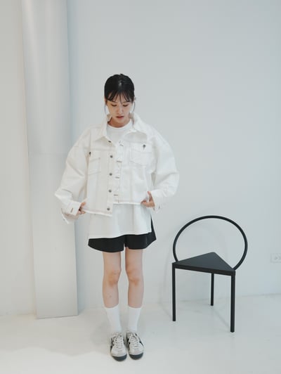 V08 不修邊單寧抽鬚外套2