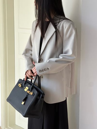 B07 細節腰身線條西裝外套6