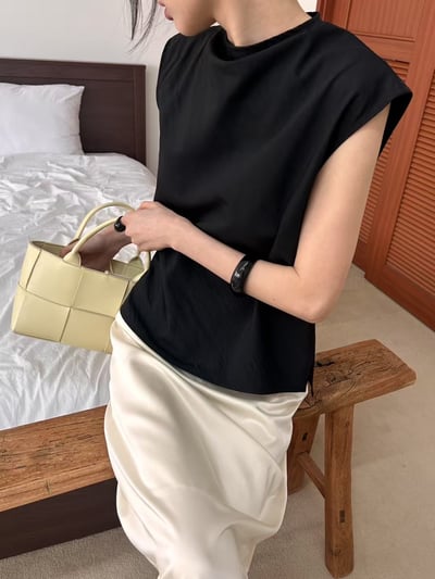 T03 不對稱式肩領排釦衣6