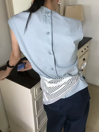 T03 不對稱式肩領排釦衣5