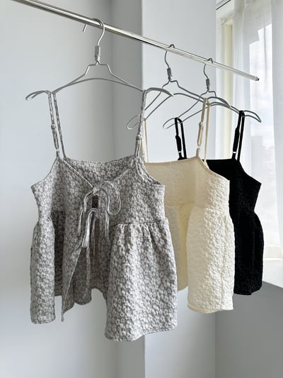 H17 背綁帶小花細肩上衣1