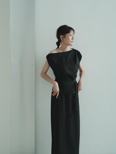 J01 挺版斜肩不規則上衣8