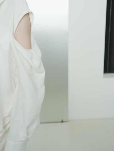 J11 襯衫式雙側露肩上衣10