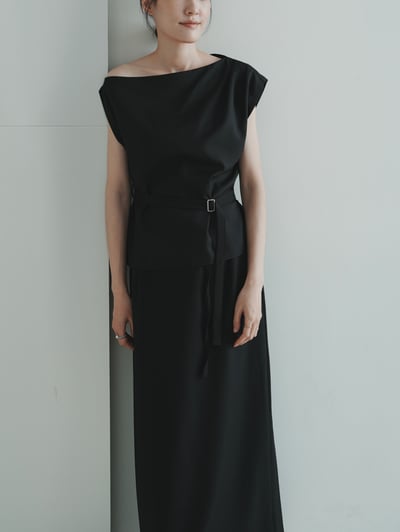 J01 挺版斜肩不規則上衣3