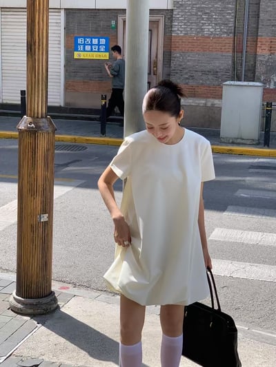 T05 典雅細緻緞面洋裝13