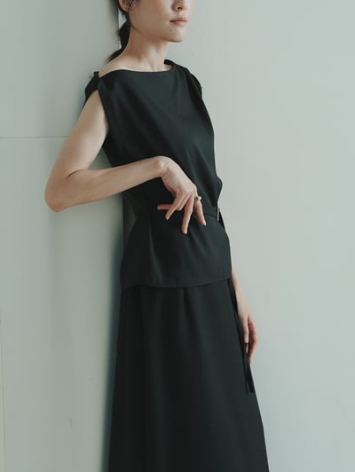 J01 挺版斜肩不規則上衣4