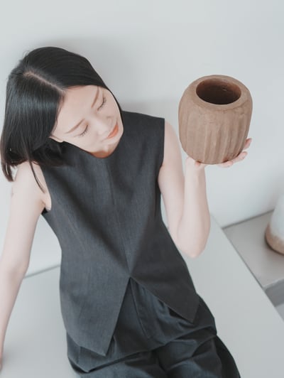 T06 開衩倒V西裝式套裝1