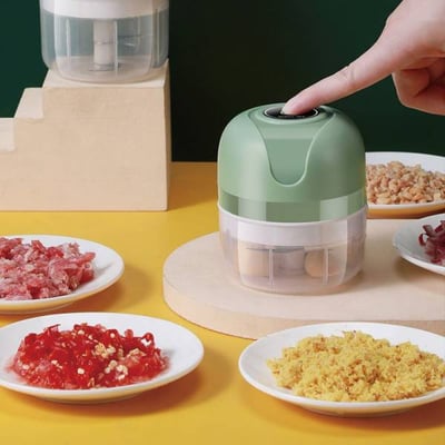 電動切蒜-絞肉料理機 (省時料理神器) 充電式 電動蒜泥機 蔥薑蒜 調味 備料 搗蒜 切蒜 切蒜機 切菜 電動打蒜器 迷你料理機 食材打碎機 破壁機1