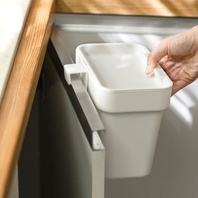 櫃門掛式垃圾桶 (清理方便) 壁掛垃圾桶 垃圾桶 掛式垃圾桶 廚房垃圾桶 垃圾桶大容量 除臭 廚餘桶 廚餘1