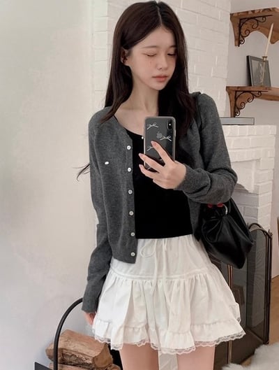 多色款！金牌小logo圓領排釦短版針織衣11