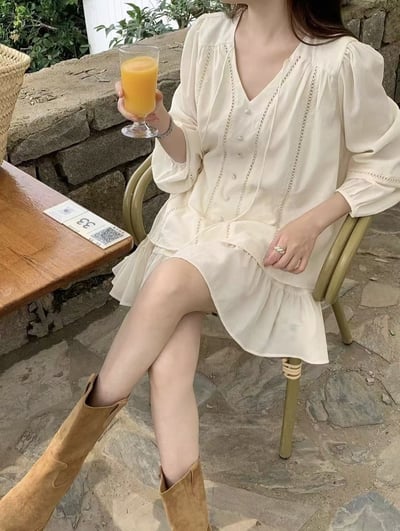 (客訂勿下單）綁結鏤空排釦棉麻上衣+鬆緊小短裙SET4