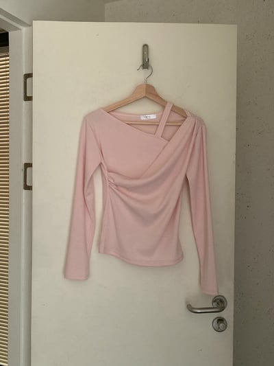 單肩交叉壓紋素色薄款Ｔ8