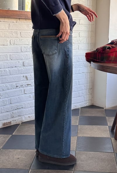 後口袋磨毛滾邊內刷薄毛直筒牛仔褲6