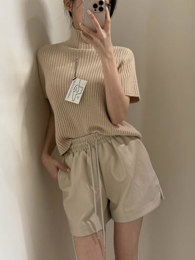 高領坑紋素色短袖針織衫1