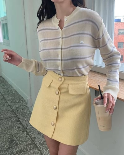 logo小圓牌配色雙條紋博款針織衫2