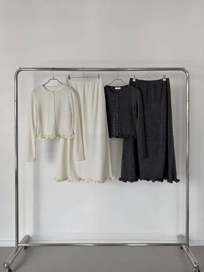 荷葉滾邊排釦針織衫＋鬆緊針織長裙SET9