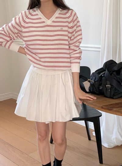 (客訂勿下單）V領休閒條文圓牌logo針織衫1