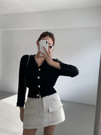 大圓釦抓破感滾邊設計針織衫7