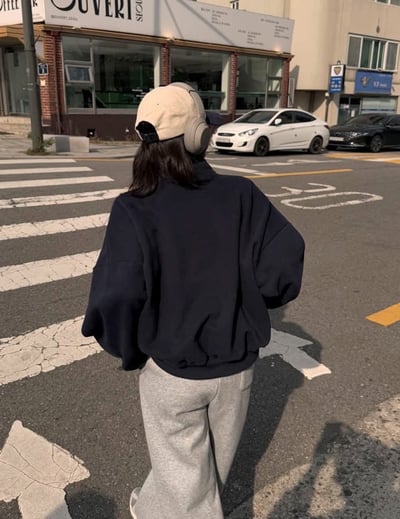 內刷毛刺繡logo拉鍊領大學Ｔ12