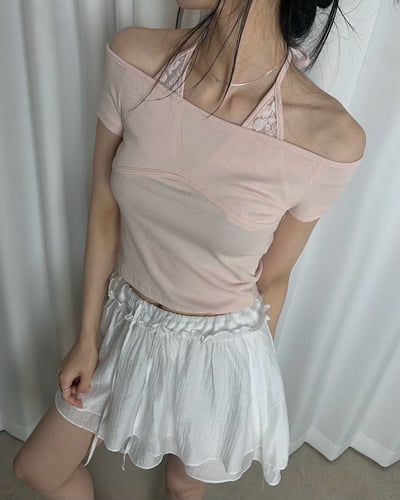 繞頸蕾絲造型假兩件短Ｔ9
