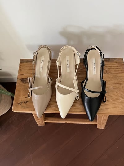 尖頭側綁結鏤空造型平底鞋4