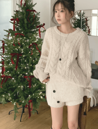（限量款）圓領麻花針織衣＋排釦圍脖＋鬆緊短褲SET7
