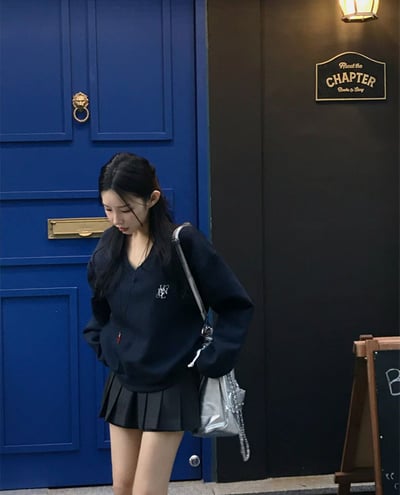 V領刺繡logo內刷毛大學Ｔ6