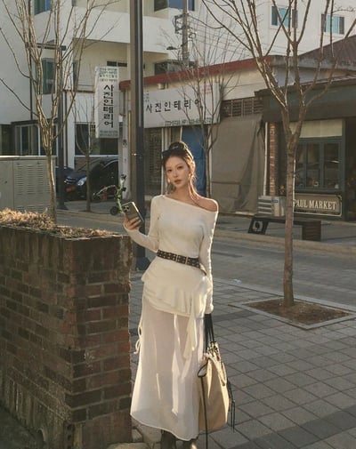 大圓領不規則波浪下擺針織衫2